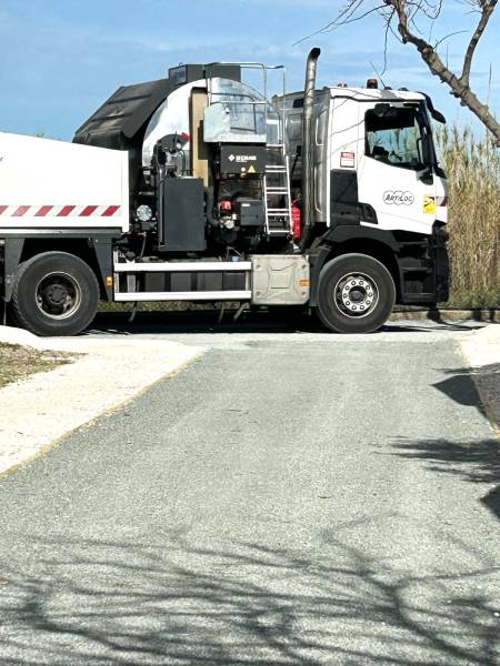 Chargement d'émulsion de bitume dans le sud de la france