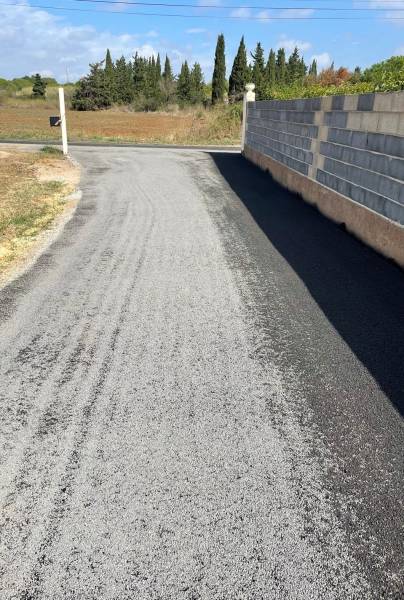 Emulsion gravillonnée par point à temps automatique PATA