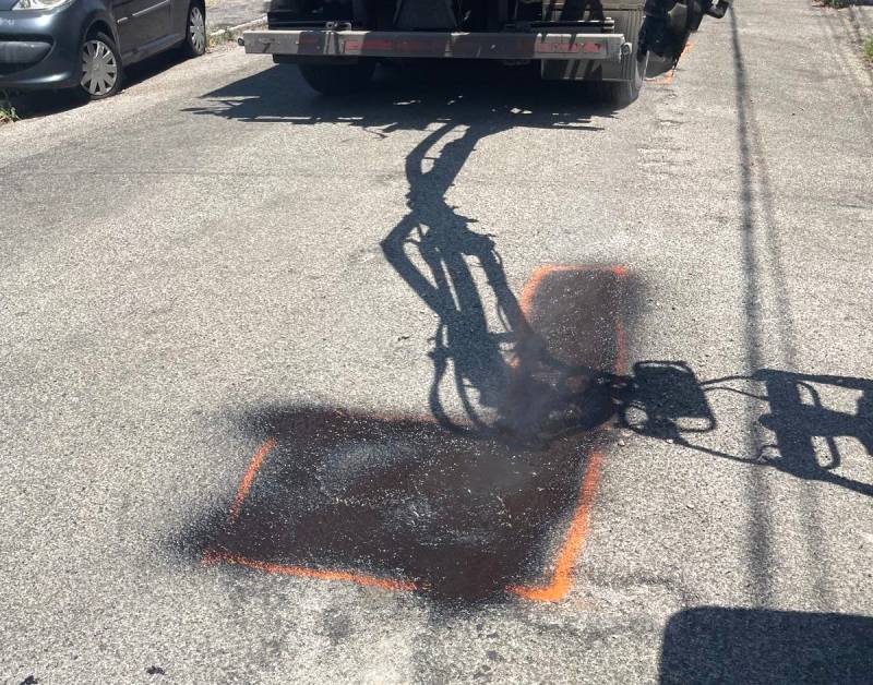 Emulsion à chaud sur nids de poule 