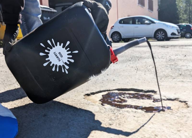 Comment préparer le nid de poule avant application de l'enrobé à froid ?